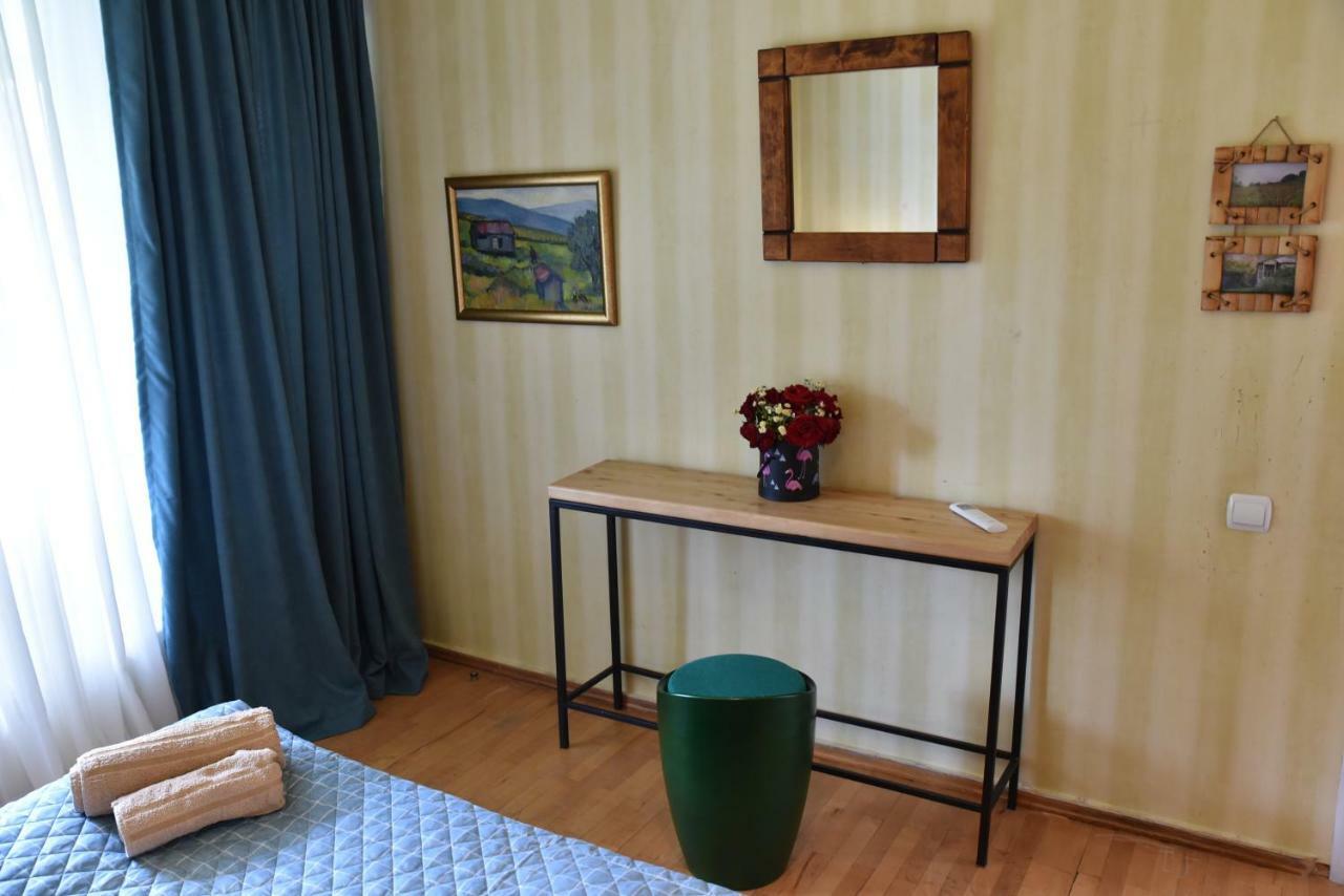 4Bd Appartaments With Cozy Garden ティビリシ エクステリア 写真